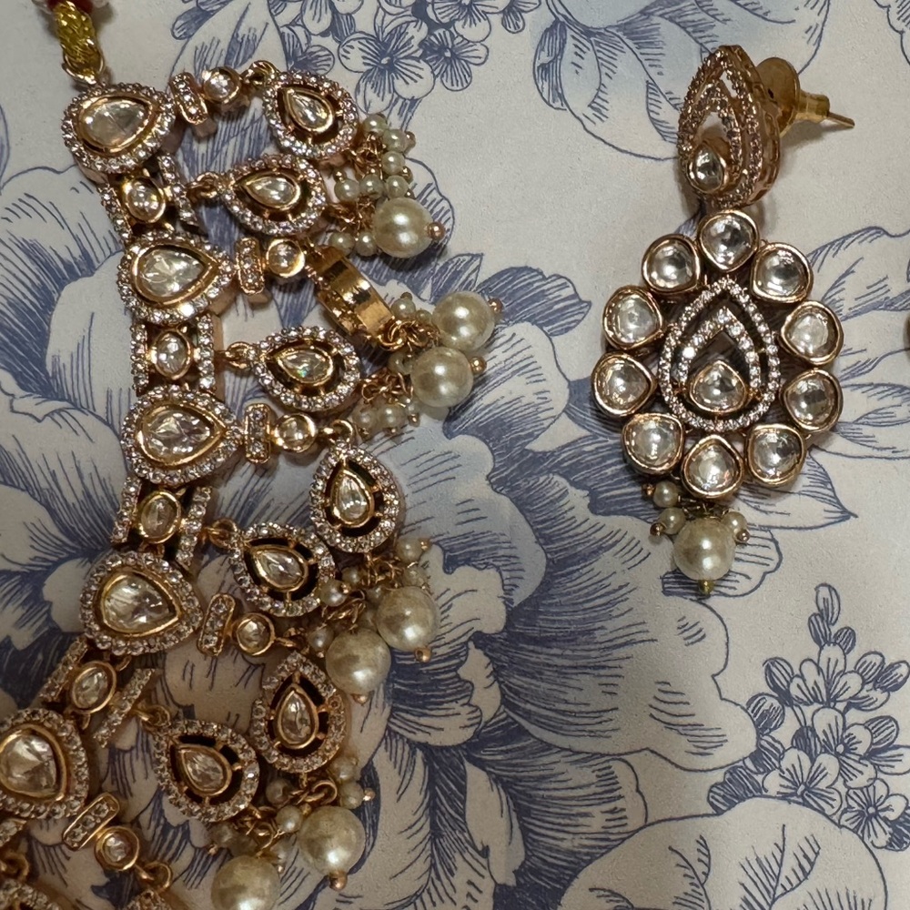 Beautiful Indian Jewelry Set - Brand New with Tags - Picture 4 of 4